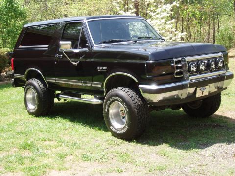 1989 Ford Bronco photo