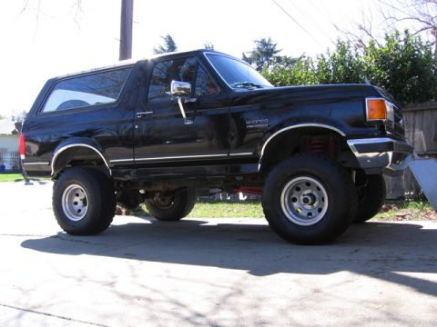 1989 Ford Bronco - Clean looking!