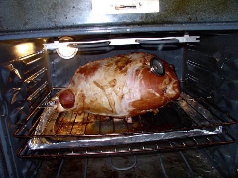1986 Ford Bronco - Can't make up your mind between smoked shank or smoked butt ? Get both ! uncut they weigh in at 24 lbs and only 99 cents a pound !