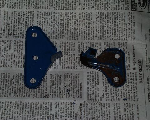 1972 Ford Ranchero - comparison pic of the drivers side pointer and a passenger side pointer
