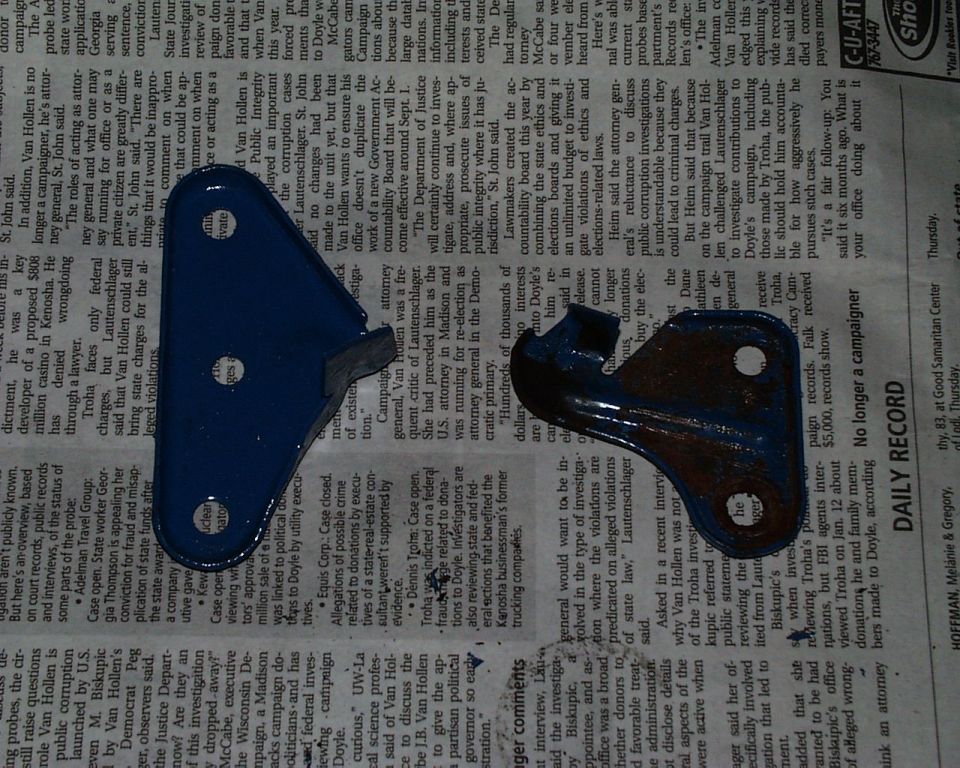 comparison pic of the drivers side pointer and a passenger side pointer