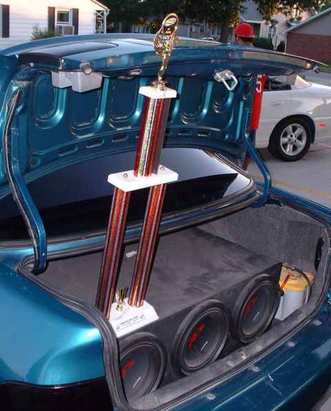 2006 Ford E350 - James' subs and 1st place in his class at the Quincy USAC double-points competition at Armadillon Audio.