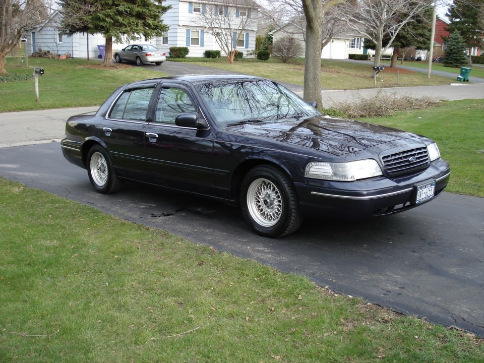 2000 Ford Crown Victoria “Betty”