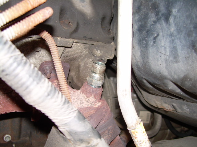 EGR air tube connection on engine block