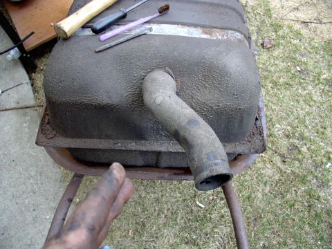 1986 Ford Bronco - Old tank out and into the wheelbarrow