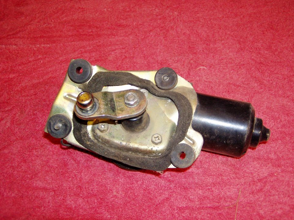 Front wiper motor