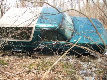 1996 Ford Bronco - those 35's were gone, it didn't help that the front was pushing into an embankment.