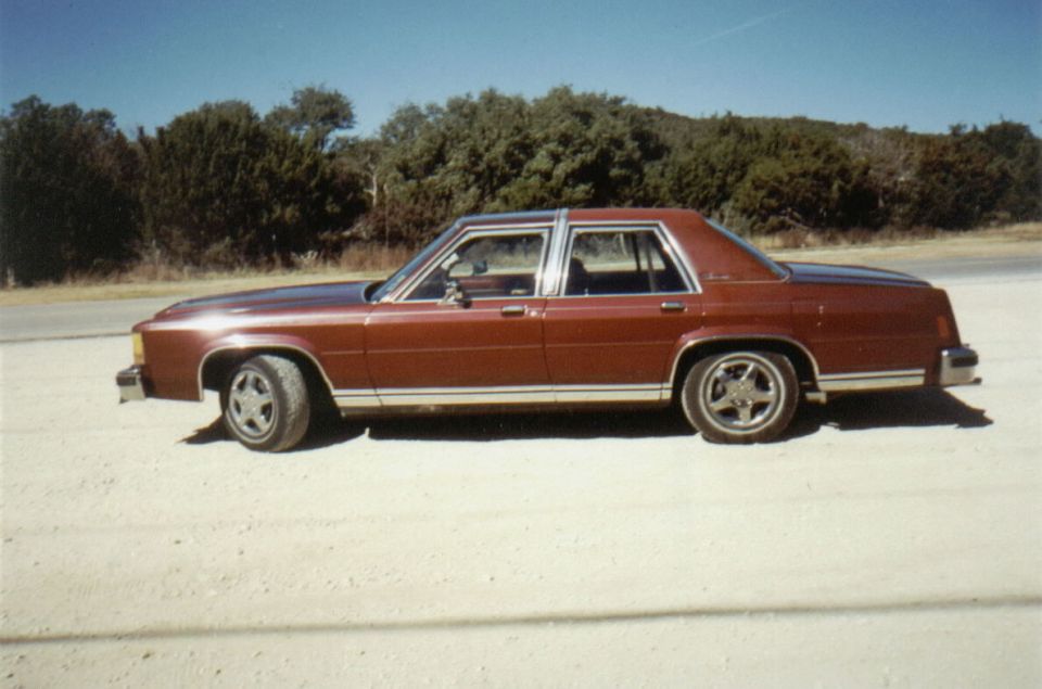 1986 Ford Crown Victoria LTD “THE-ALL-MIGHTY”
