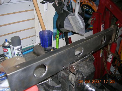 1996 Ford Bronco - bracing to tie fan shroud to the core support