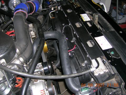1996 Ford Bronco - The engine bay features a radiator, blue and black hoses, and various engine parts, with a timestamp of 04.09.2007.
