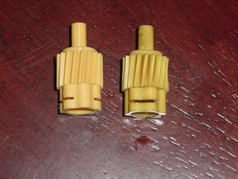1987 Ford Bronco - If your gear looks like the one on the right, and your speedo isn't working right...guess what, you need a new one. www.broncograveyard.com…