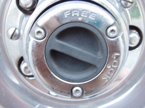 1995 Ford F-150 - hubs lock
