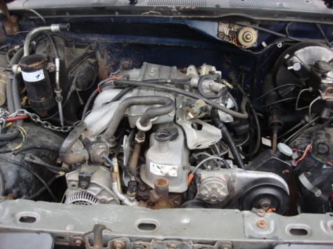 1983 Ford Bronco - here is a view from the front. all bolted in place.