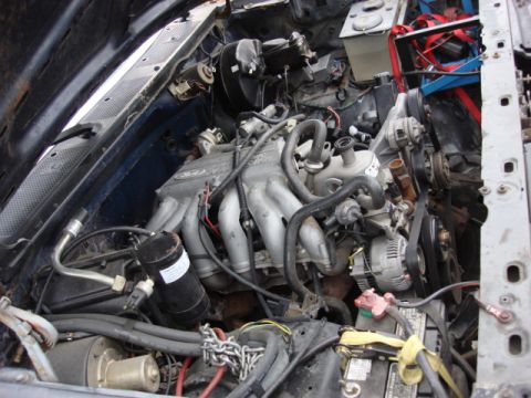 1983 Ford Bronco - here is a look from the pass side. just in time for the rain. this is all that gets done today. next is connected everything and start her…