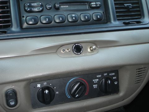 2001 Ford Crown Victoria photo