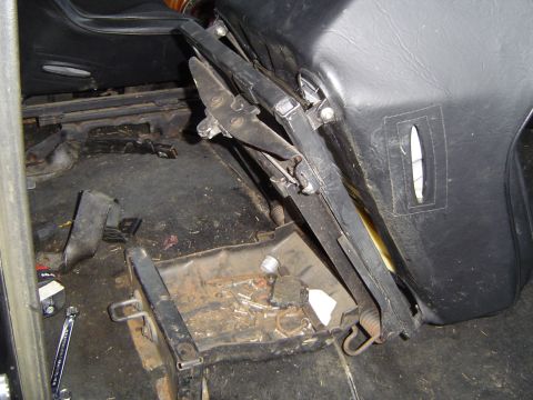1978 Ford Bronco - Springs were too strong on the factory seat mount for the Beard seats