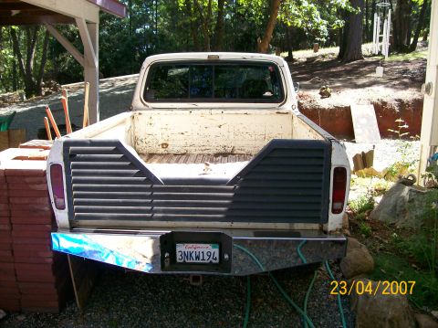 1978 Ford F-250 - This pickup truck's body style suggests it is from the mid-1970s, not 1978.