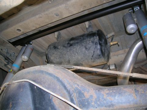 1985 Ford Bronco - shot of upper cross member