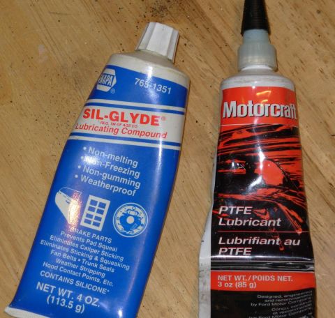 1983 Ford Bronco - Use silicone grease on the O-rings, and teflon (PTFE) grease on the bearings.