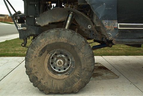 1986 Ford Bronco - Superduty main with an F350 pack under it.
