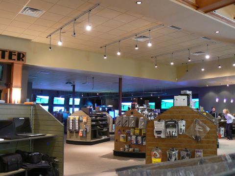 2006 Ford E350 - Store floor.