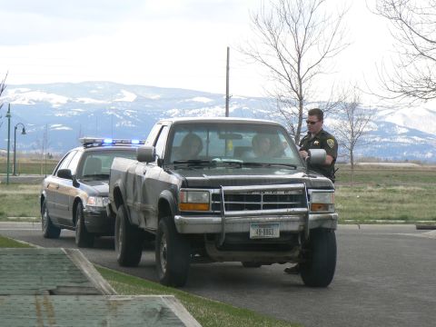 2006 Ford E350 - Tom pulling in and being pulled over.