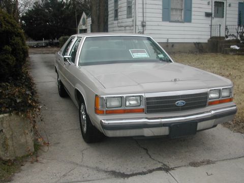 1990 Ford LTD Crown Victoria