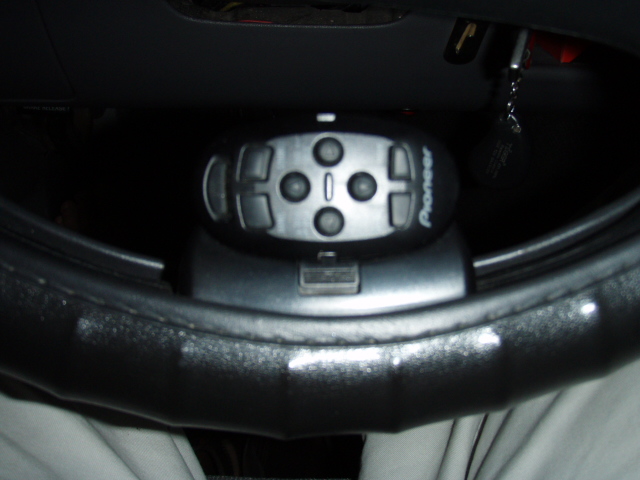 WIRELESS REMOTE CONTROL OF THE STEREO FOR THE STEERING WHEEL