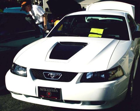 2000 Ford Mustang photo