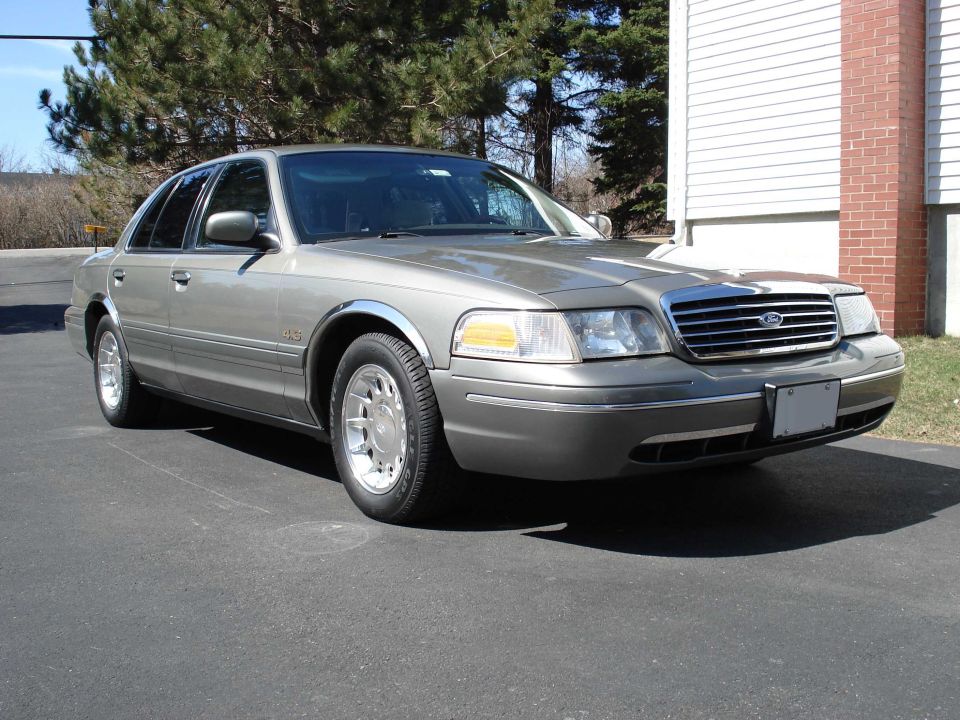 1999 Ford Crown Victoria