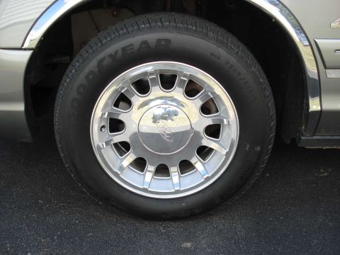 1999 Ford Crown Victoria - 12 Spoke Polished Wheel
