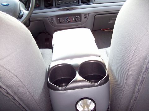 2003 Ford Crown Victoria photo