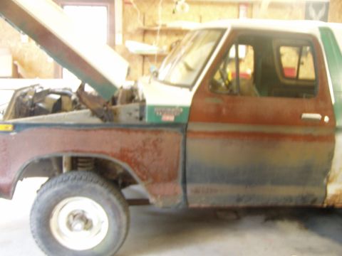 1979 Ford Bronco - solid fender and doors just surface rust