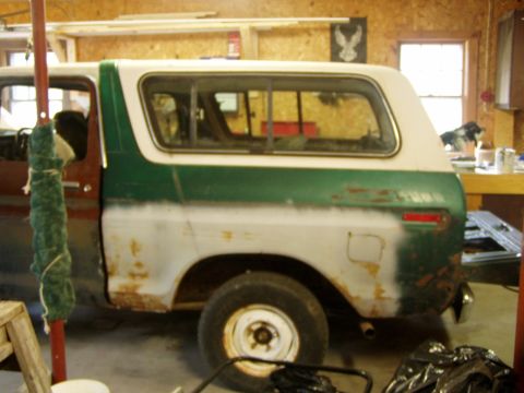 1979 Ford Bronco - 1/4 looks good but alot of shady bodywork under that primer