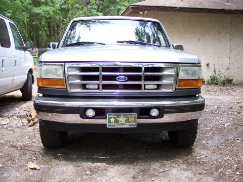 1996 Ford Bronco - Fog lights mounted in bumper and new driving lights recessed into grill
