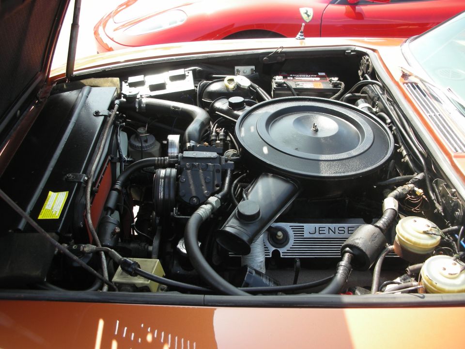 Jensen V8 engine bay with round air cleaner and Jensen valve cover