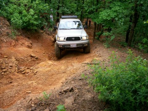 1993 Ford Bronco - Jose making 2nd attempt at difficult hill climb on J.P.'s Expwy