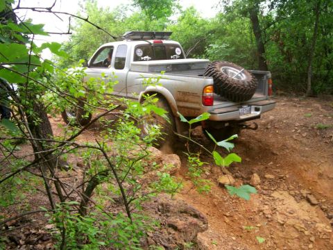 1993 Ford Bronco - Jose powering through final obstacle of hill climb on J.P.'s Expway
