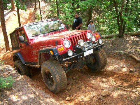 1993 Ford Bronco - Billy powering through Fun-Country hill climb