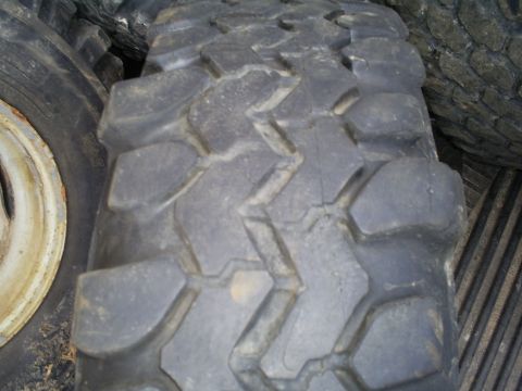 1994 Ford F-250 - The aggressive tread pattern on this tire is clearly visible, suggesting off-road or heavy-duty use.