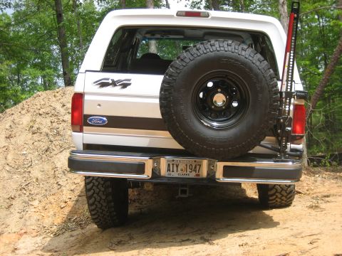 1996 Ford Bronco - not much flex.