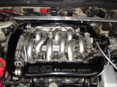 1992 Ford Taurus - Close-up of the 1992 Ford Taurus SHO engine's intake manifold.