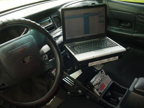 2002 Ford Crown Victoria photo
