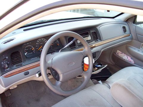 1997 Ford Crown Victoria photo
