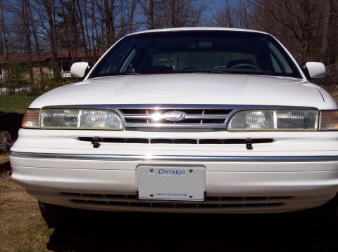 1997 Ford Crown Victoria photo