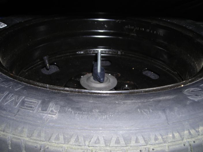 Small spare tire mount CV LX