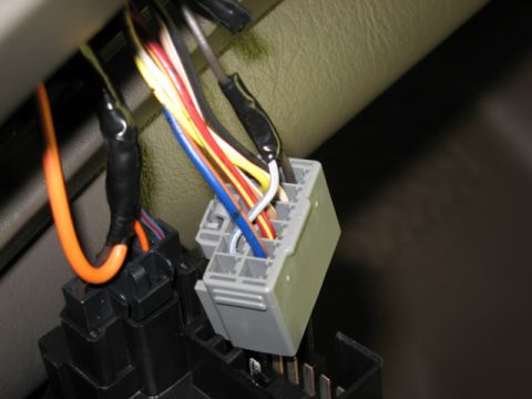 2001 Ford Excursion - This shows how I cut the white w/black strip wire and spliced it into the brown wire.