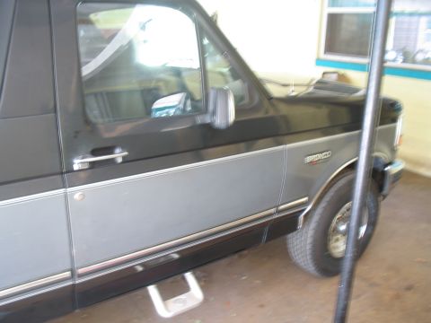 1992 Ford Bronco photo