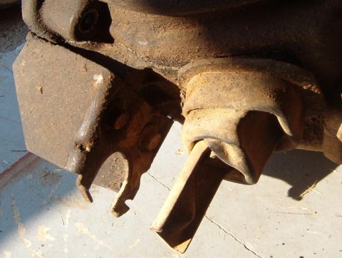1983 Ford Bronco - This is the bellhousing needed to mount an external slave. I didn't notice until LONG after cleaning it that it's severely cracked between…