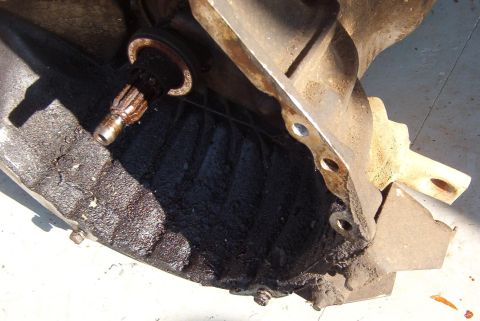 1983 Ford Bronco - This is the bellhousing needed to mount an external slave. I didn't notice until LONG after cleaning it that it's severely cracked between…